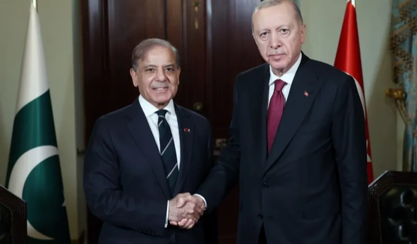Cumhurbaşkanı Erdoğan, Şahbaz Şerif'le görüştü.. Erdoğan'ın barış diplomasisi sürüyor