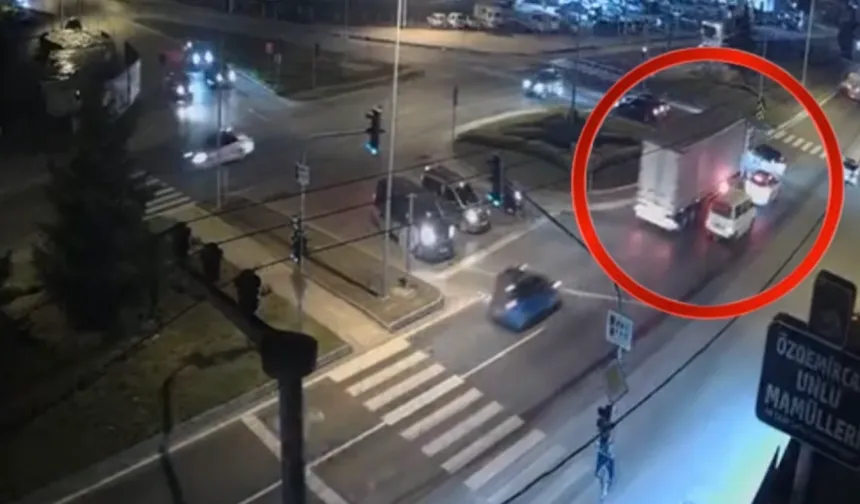 Düzce'de otomobil ile tır çarpışıt: 1 yaralı