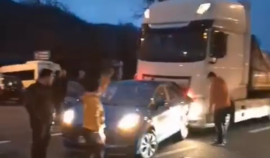 Düzce'de otomobile tır arkadan çarptı!