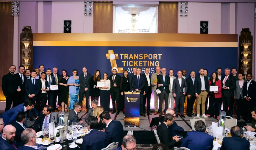 Antalyakart Londra'dan birincilikle döndü