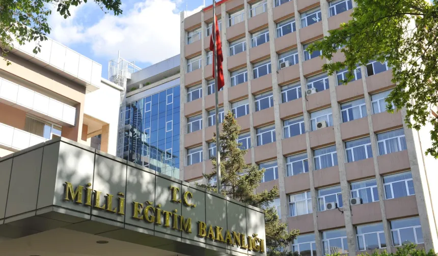 MEB'den izinsiz okullara devam eden öğrencilere yakın takip