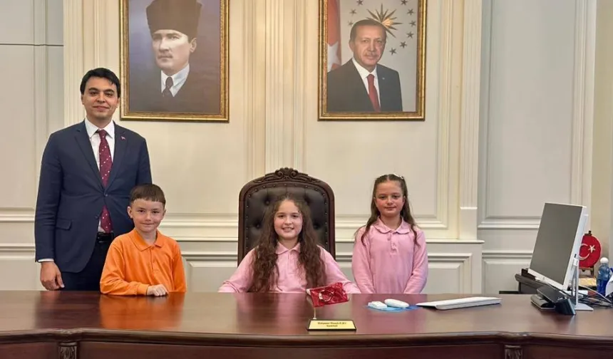 Minik yürekler devlet yönetti