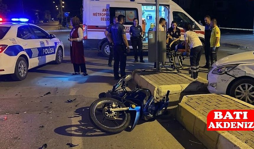 Kumluca'da Otomobil ile Motosiklet Çarpıştı: 1 Yaralı