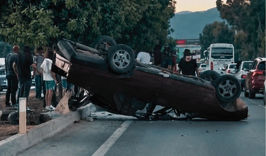 Kumluca'da Korkutan Kaza: Otomobil Takla Attı, Yaralılar Var